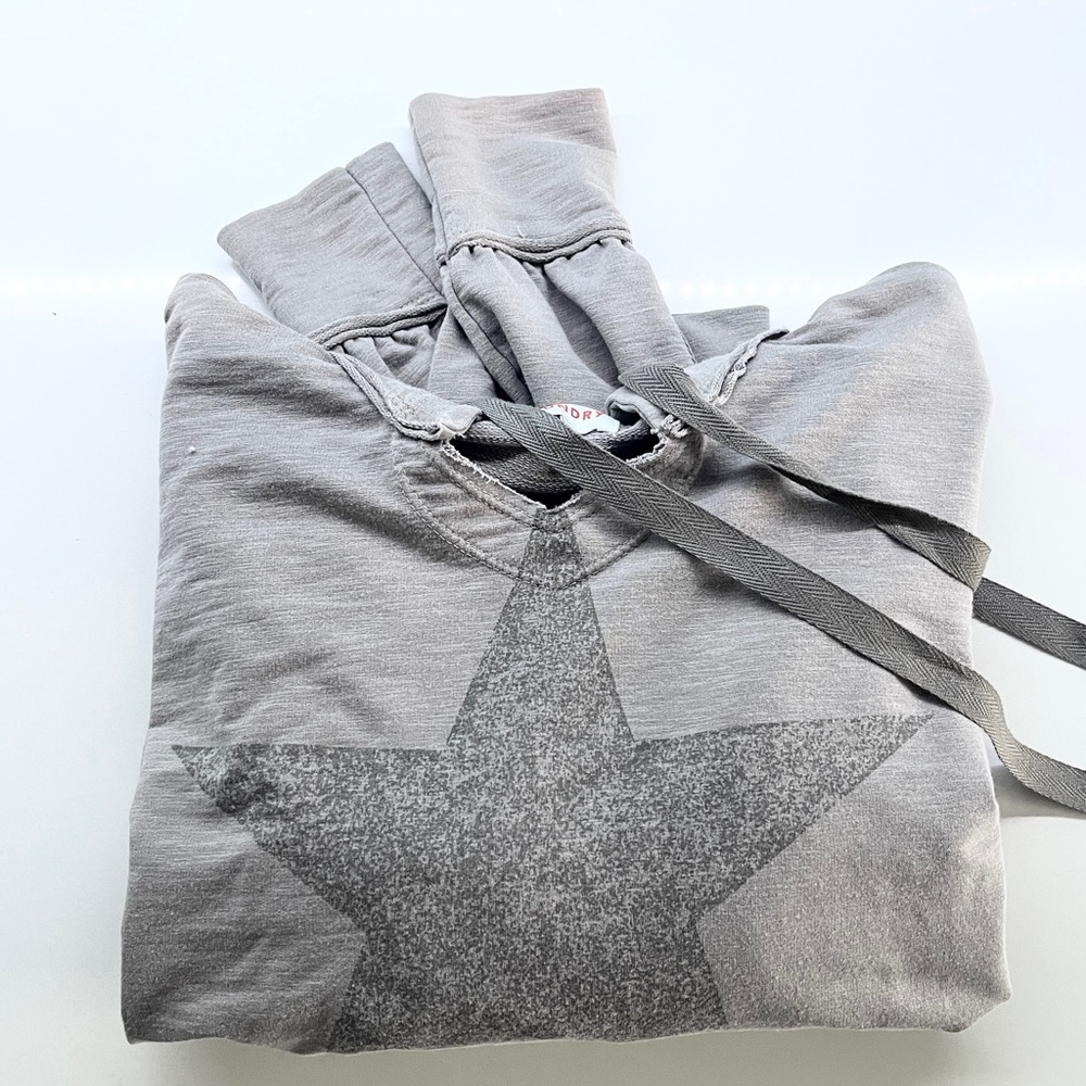 Sundry Star Hoodie Pullover in size 1.